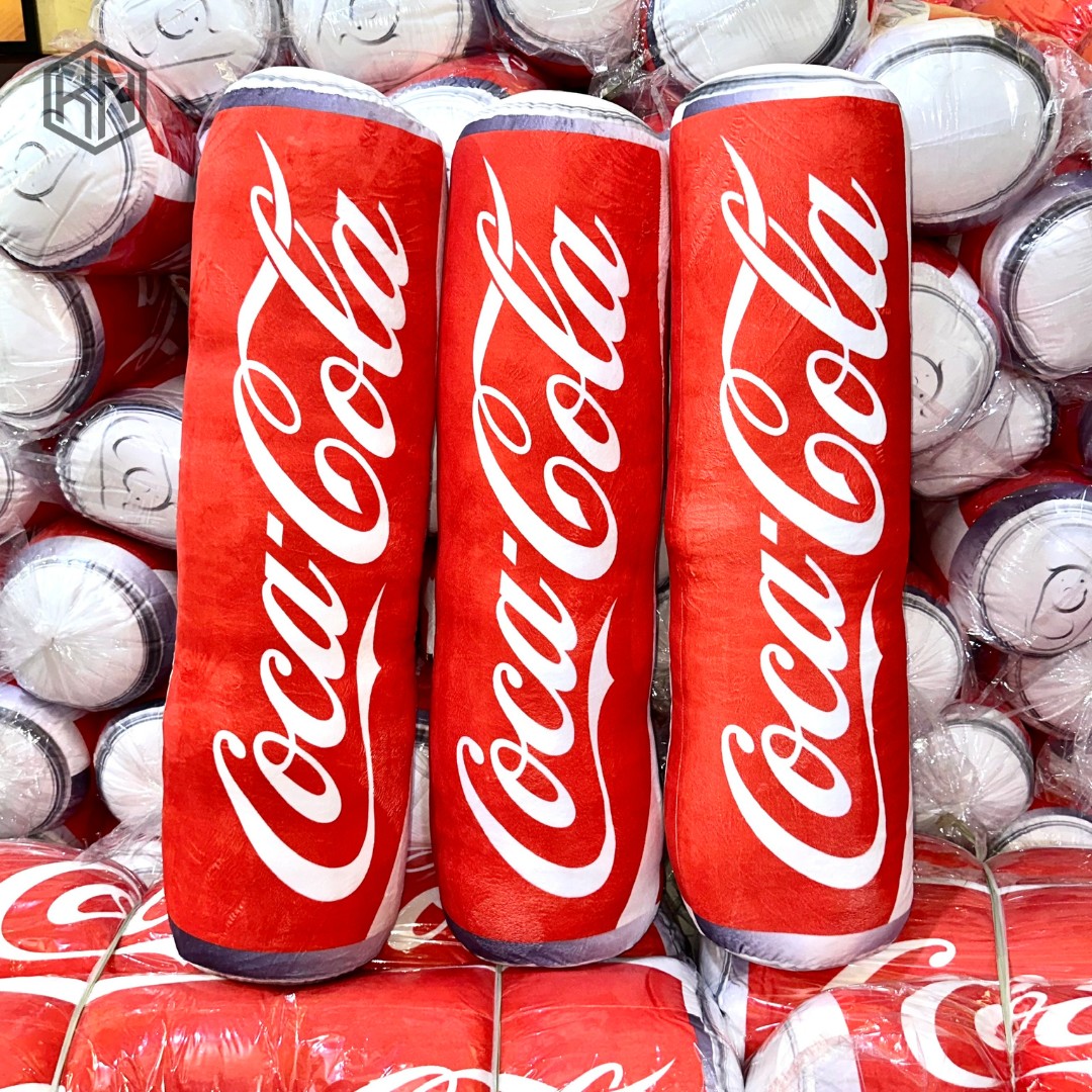 Gối ôm 3D hình lon nước ngọt Coca Cola