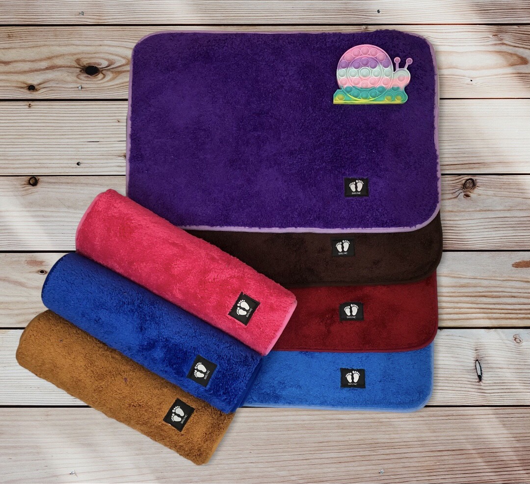 Thảm chùi chân vải nhung logo hình bàn chân cao cấp