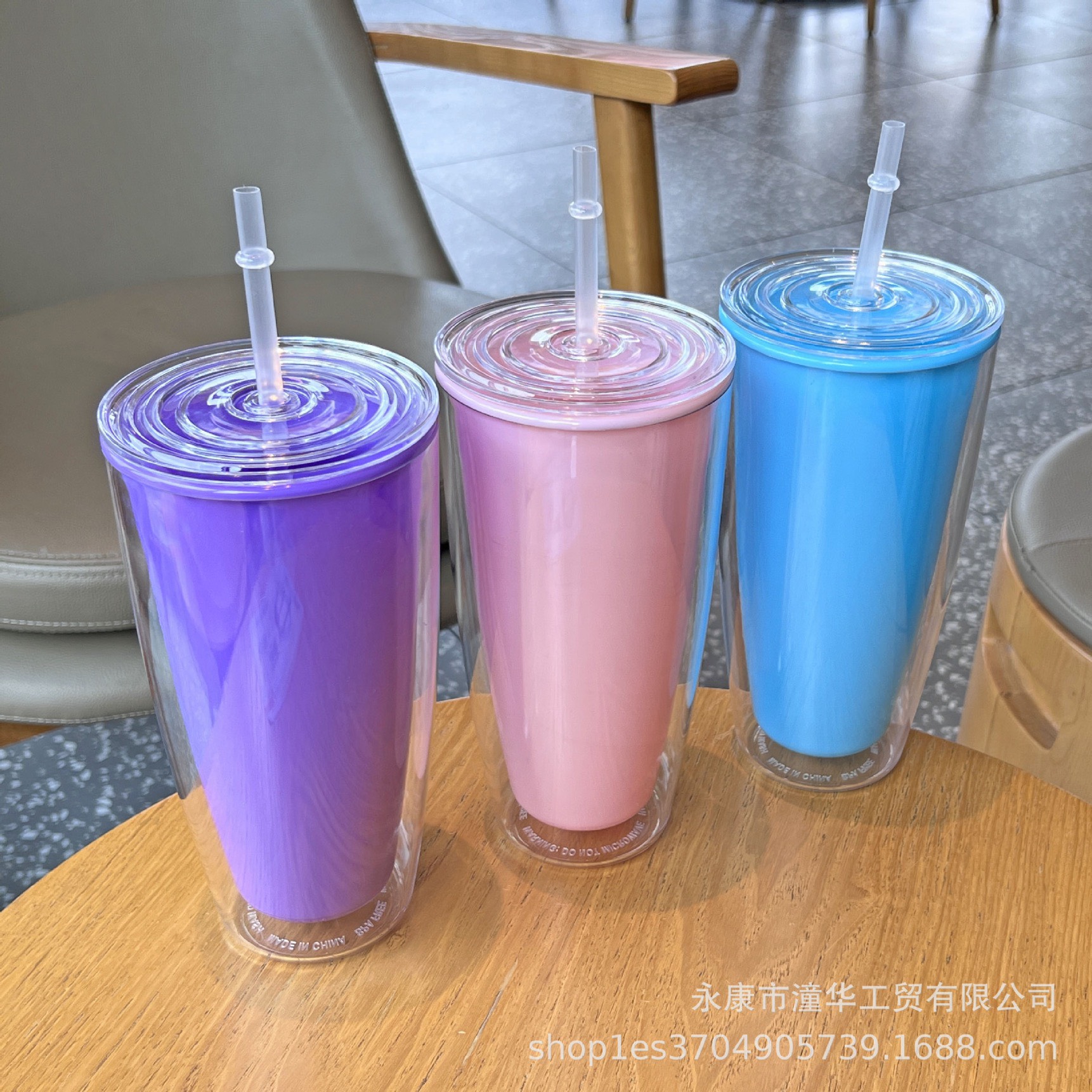 Ly giữ nhiệt nhựa trong hai lớp màu trơn basic 750ml