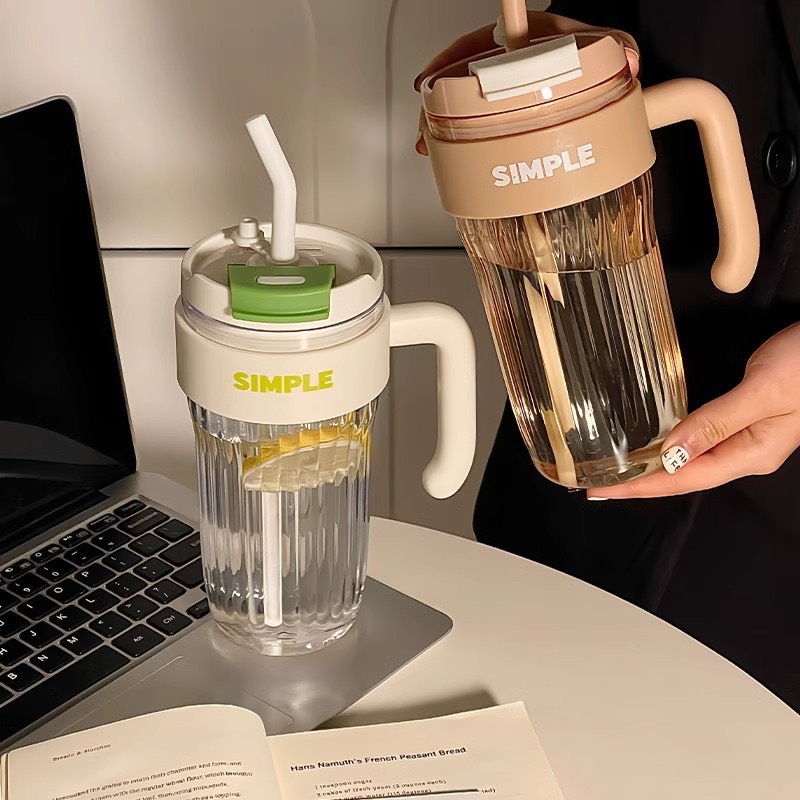 Ly nước có tay cầm Simple 920ml