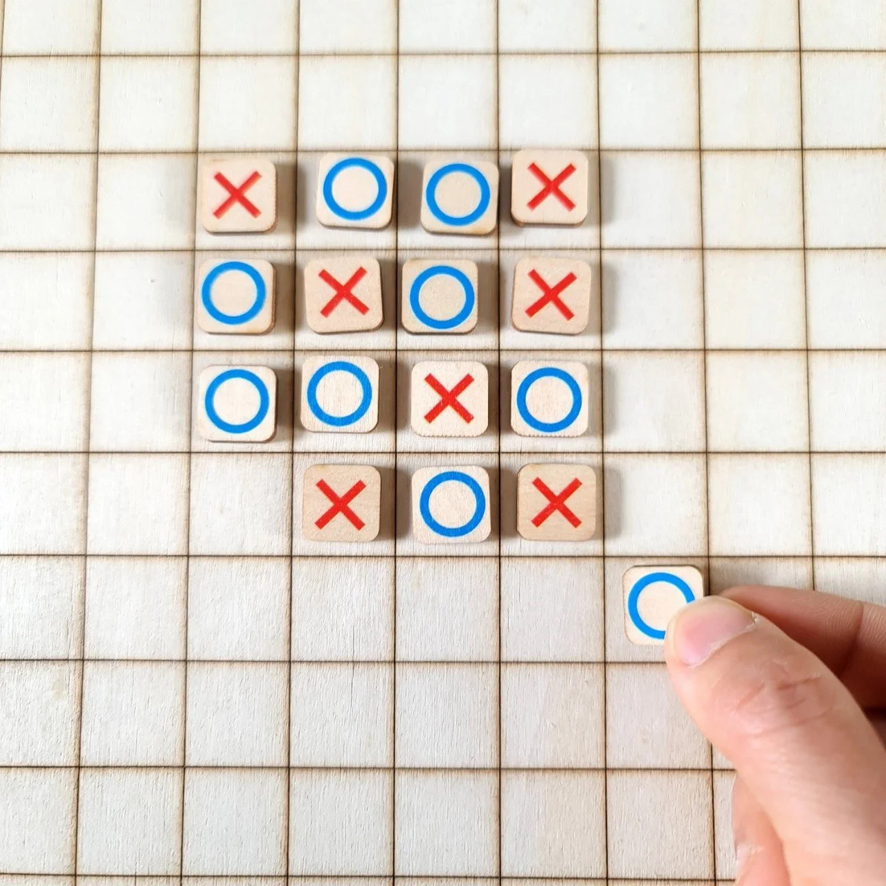 Bộ cờ CARO GỖ hỗ trợ tư duy và kỹ năng cho bé