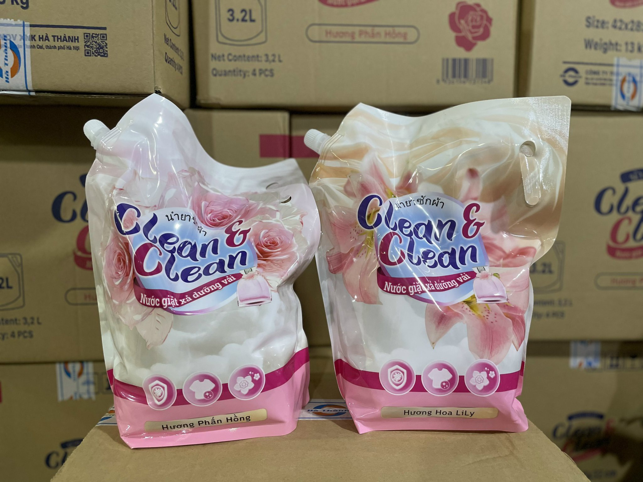 Nước giặt xả dưỡng vải Clean & Clean hương nước hoa