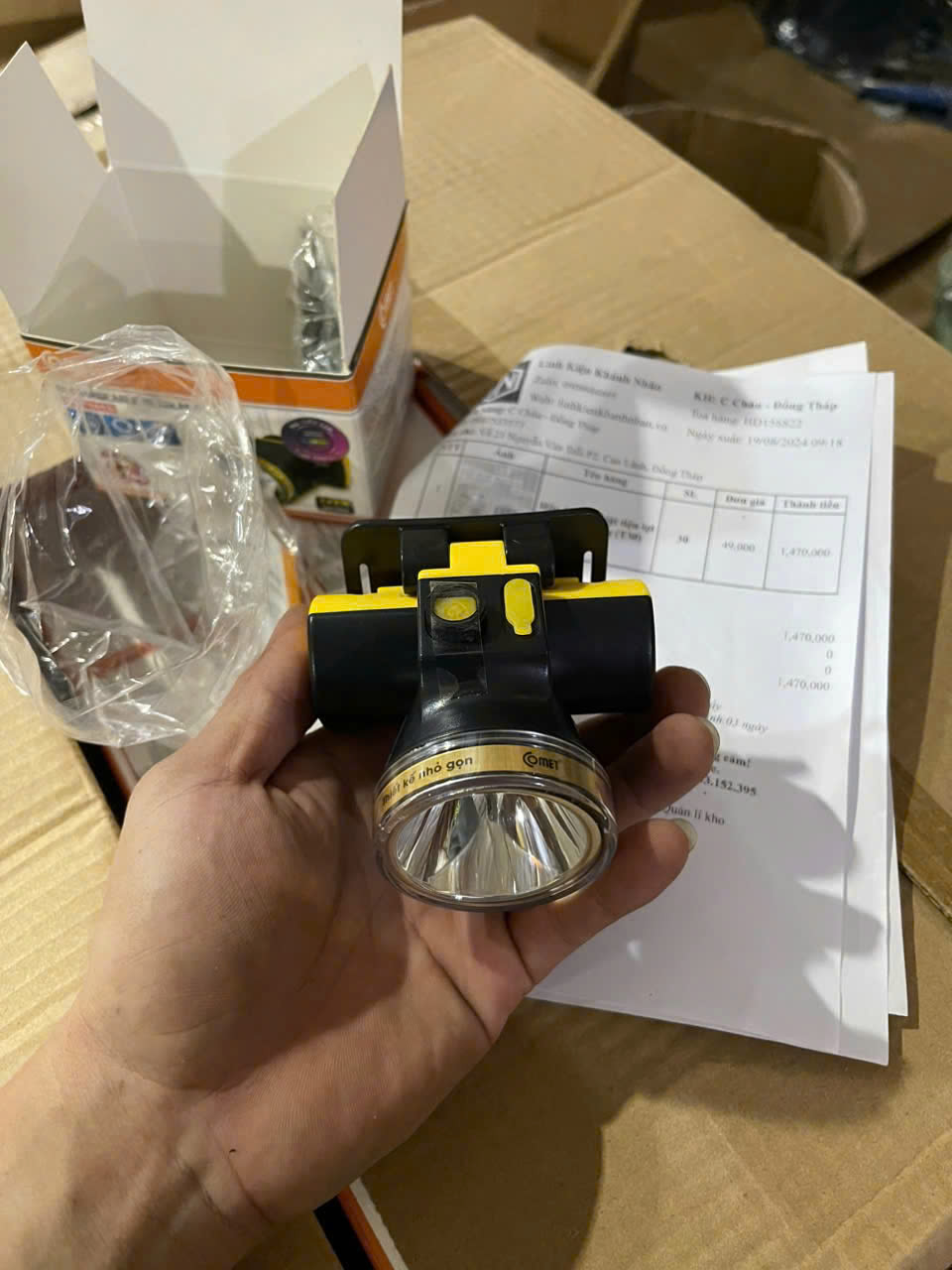 Đèn pin đội đầu led Comet - CRT1613