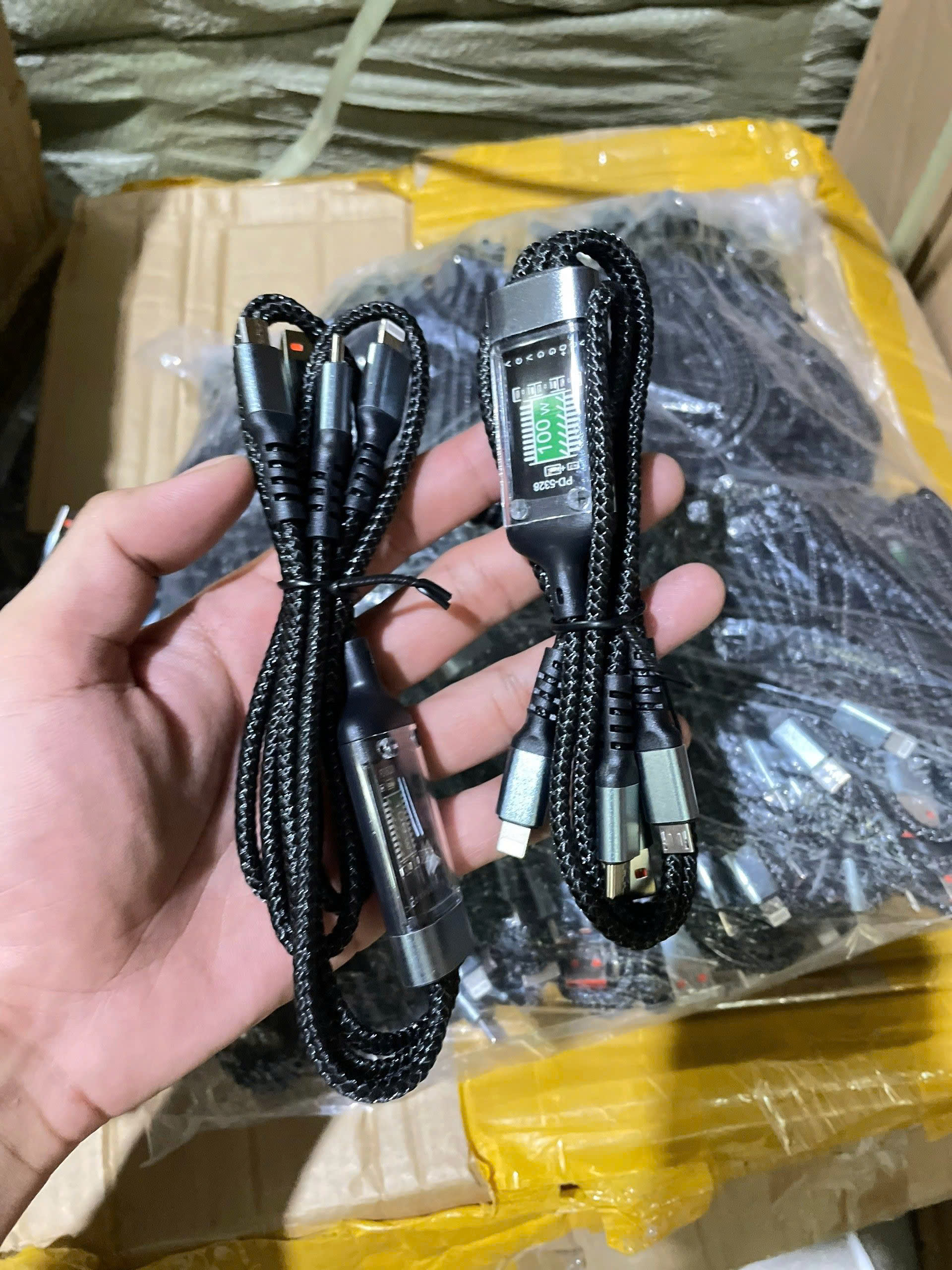 Cáp sạc nhanh 3 đầu 100w có màn hình LED