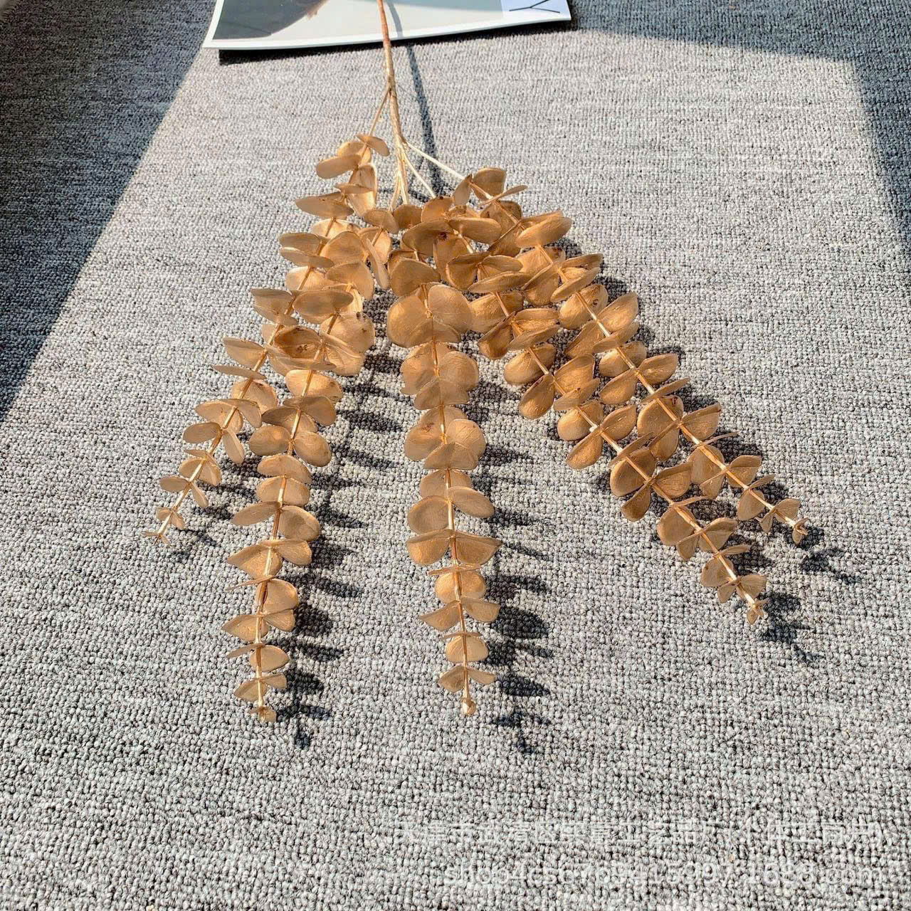 Cành táo nhánh vàng trang trí Tết