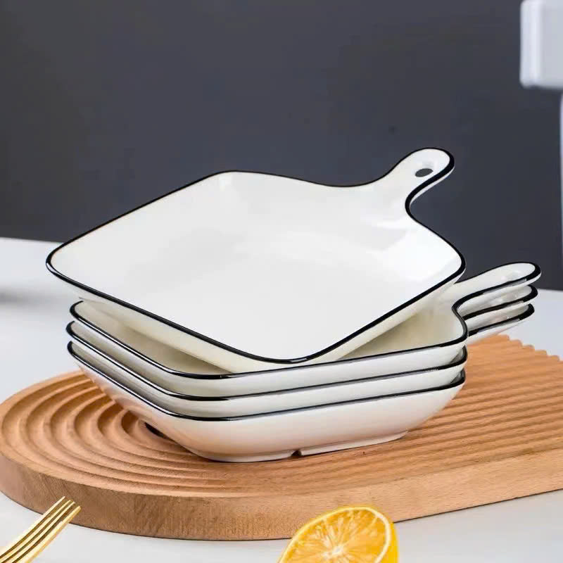 Đĩa sứ vuông tay cầm viền đen số 7