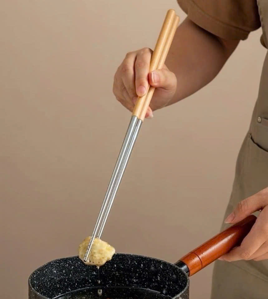 Đũa xào inox tay cầm bằng gỗ, đầu đũa thép không gỉ loại siêu dài