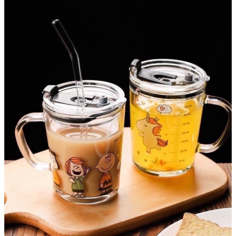 Cốc thủy tinh pha sữa có vạch chia và ống hút