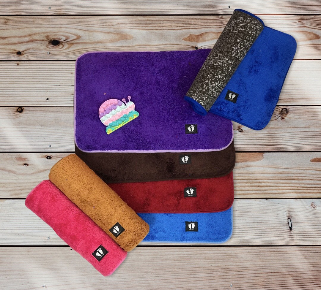 Thảm chùi chân vải nhung logo hình bàn chân cao cấp