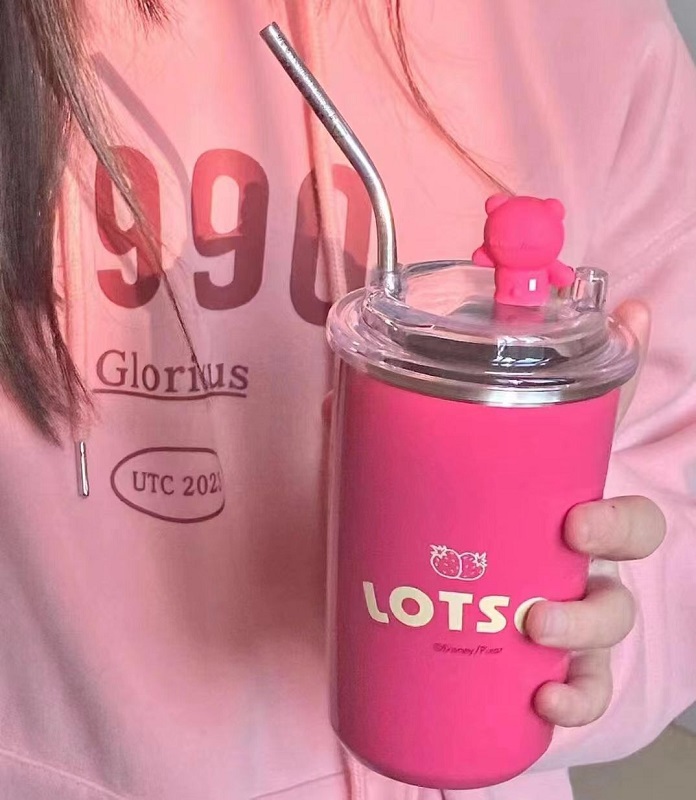 Ly giữ nhiệt hình gấu dâu Toy 450ml kèm ống hút