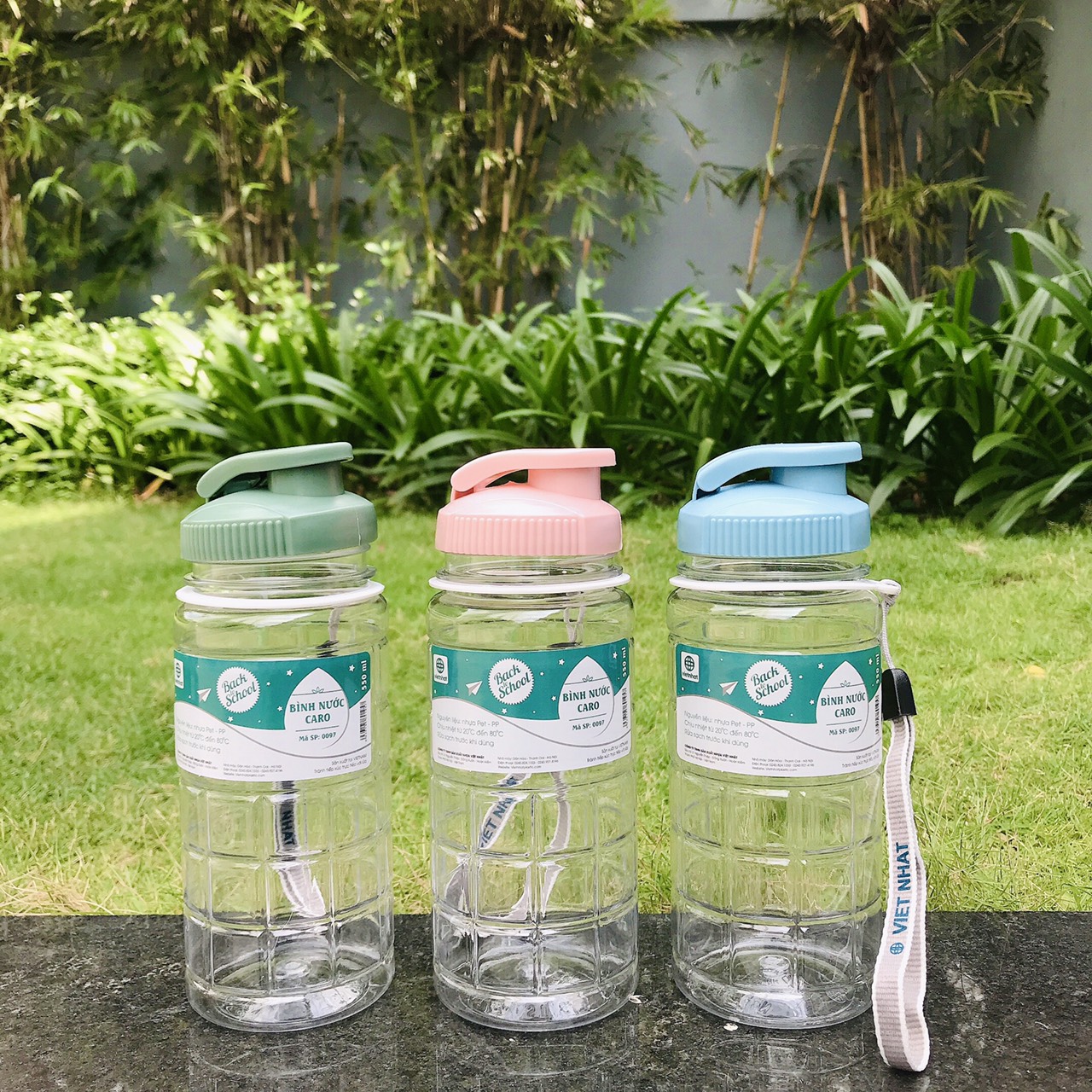 Bình nước caro học sinh Việt Nhật cho bé 550ml