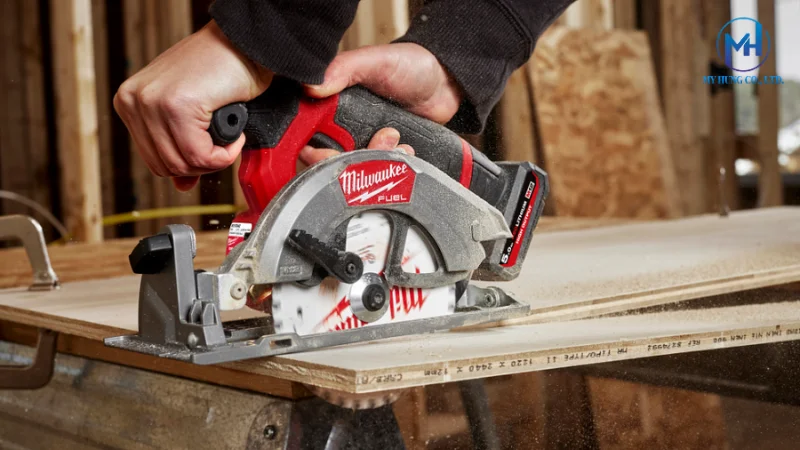 Máy Cưa Đĩa 140mm Milwaukee M12 FCS442