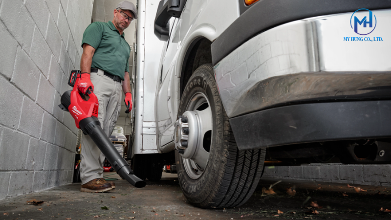 Máy thổi lá dùng pin Milwaukee