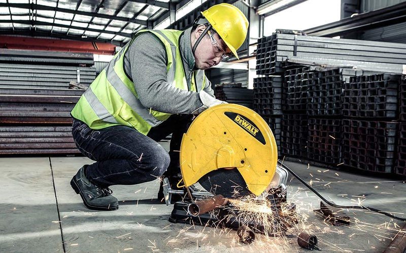 may-cat-sat-chinh-hang