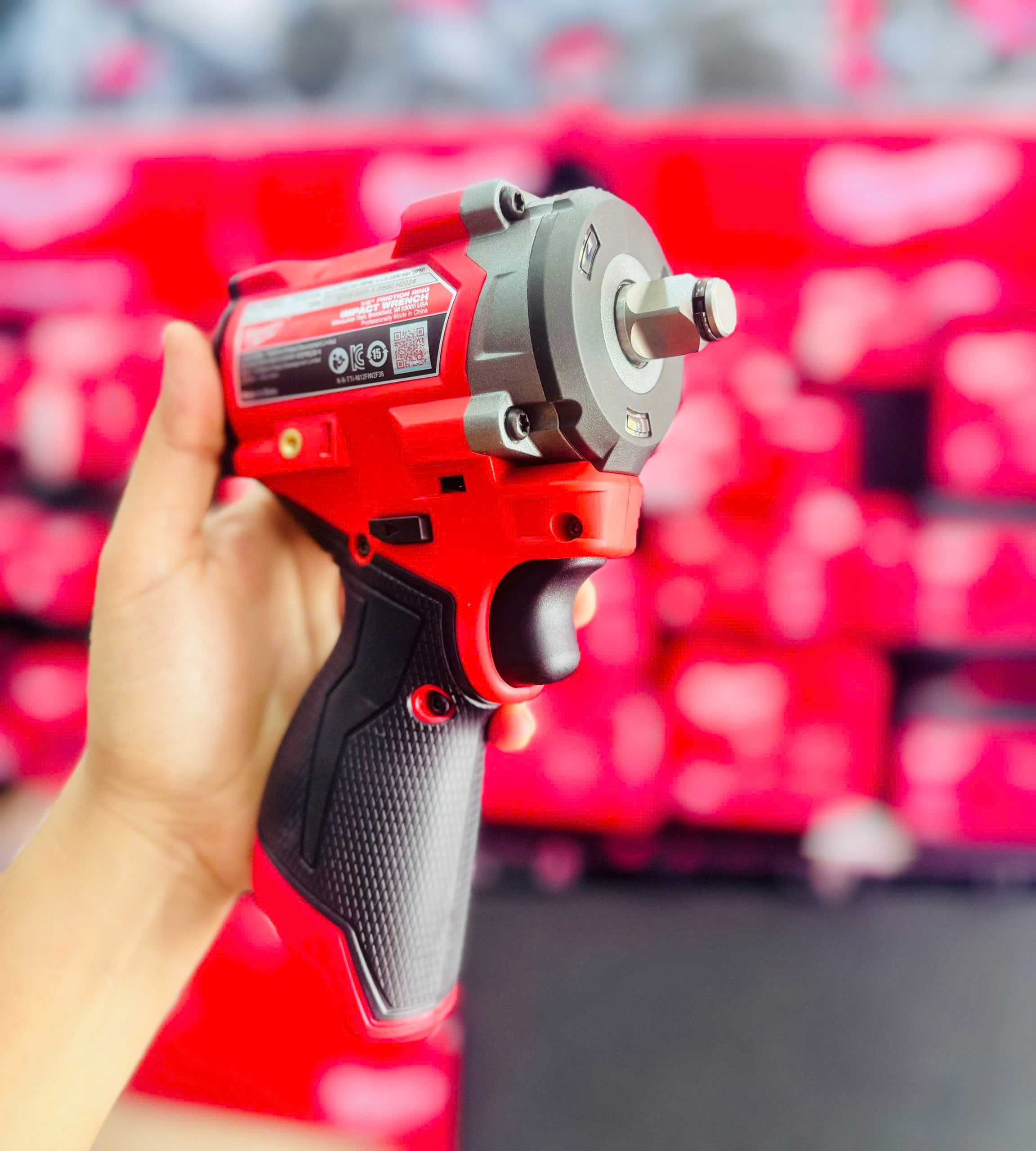 Máy siết bu lông Stubby M12 FIW2F12