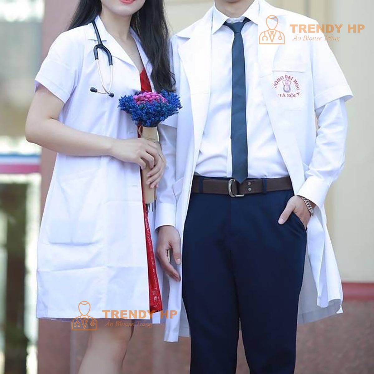 mua ao blue trang bac si gia re o dau