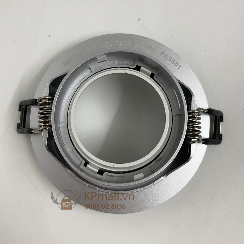 dung mat vien den led chieu roi diem spotlight kc1 simon n0424-0393 co tot khong
