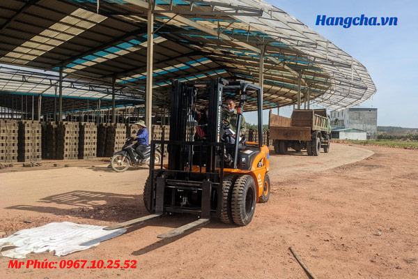 xe-nang-dau-2-5-tan-1