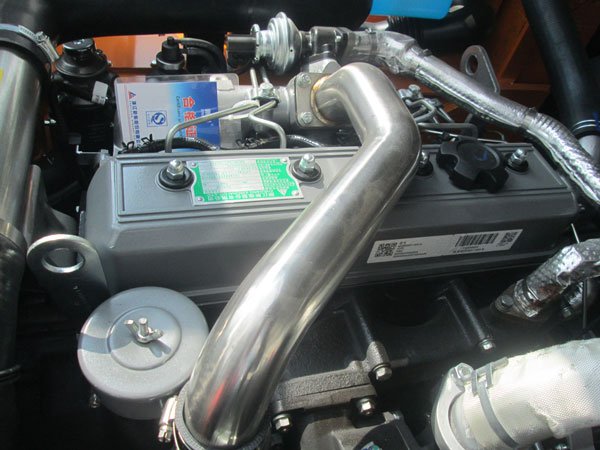 dong-co-xe-nang-dau-4.5-tan