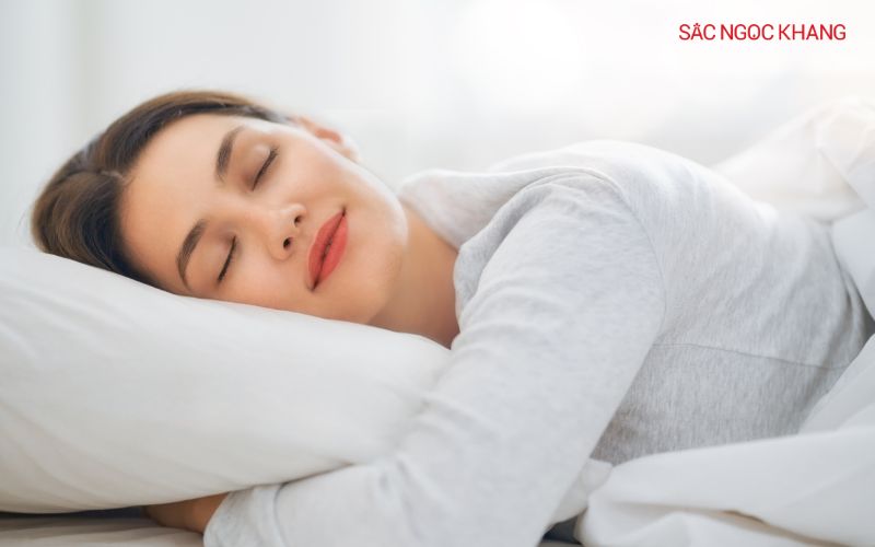 Ngủ đủ giấc giúp tái tạo da
