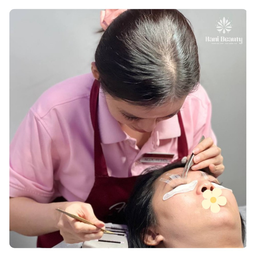Mẹo Nối Mi Chuẩn Spa: Hướng Dẫn Giúp Bạn Sở Hữu Hàng Mi Đẹp Chuyên Nghiệp