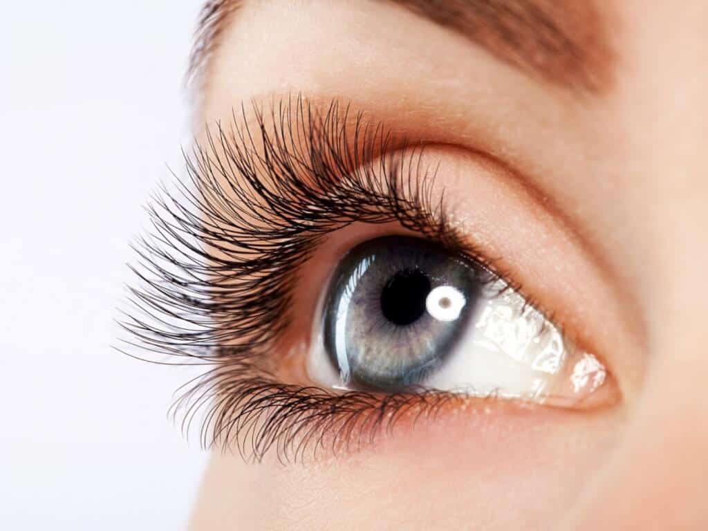 Mẹo Nối Mi Tự Nhiên: Bí Quyết Sở Hữu Ánh Nhìn Long Lanh Như Không Nối