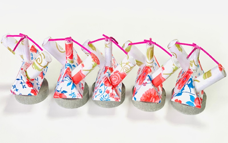 Pháo hoa cánh hoa xoay do nhà máy Z121 sản xuất