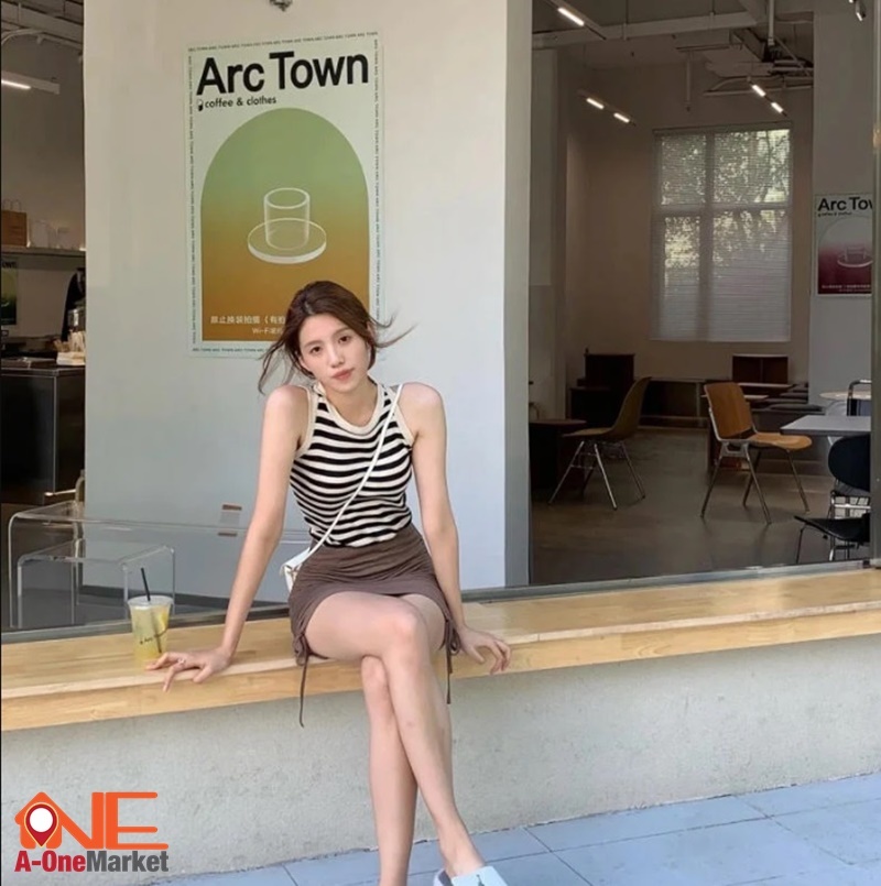 chân váy ngắn phối áo sát nách