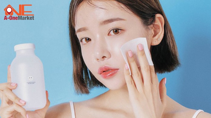 Tẩy trang và rửa sạch mặt thật sạch mỗi ngày