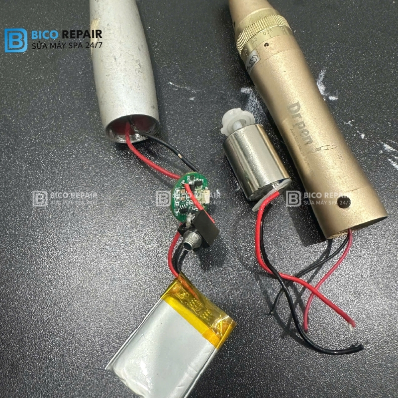 Pin máy vi kim bị chai cần được thay thế