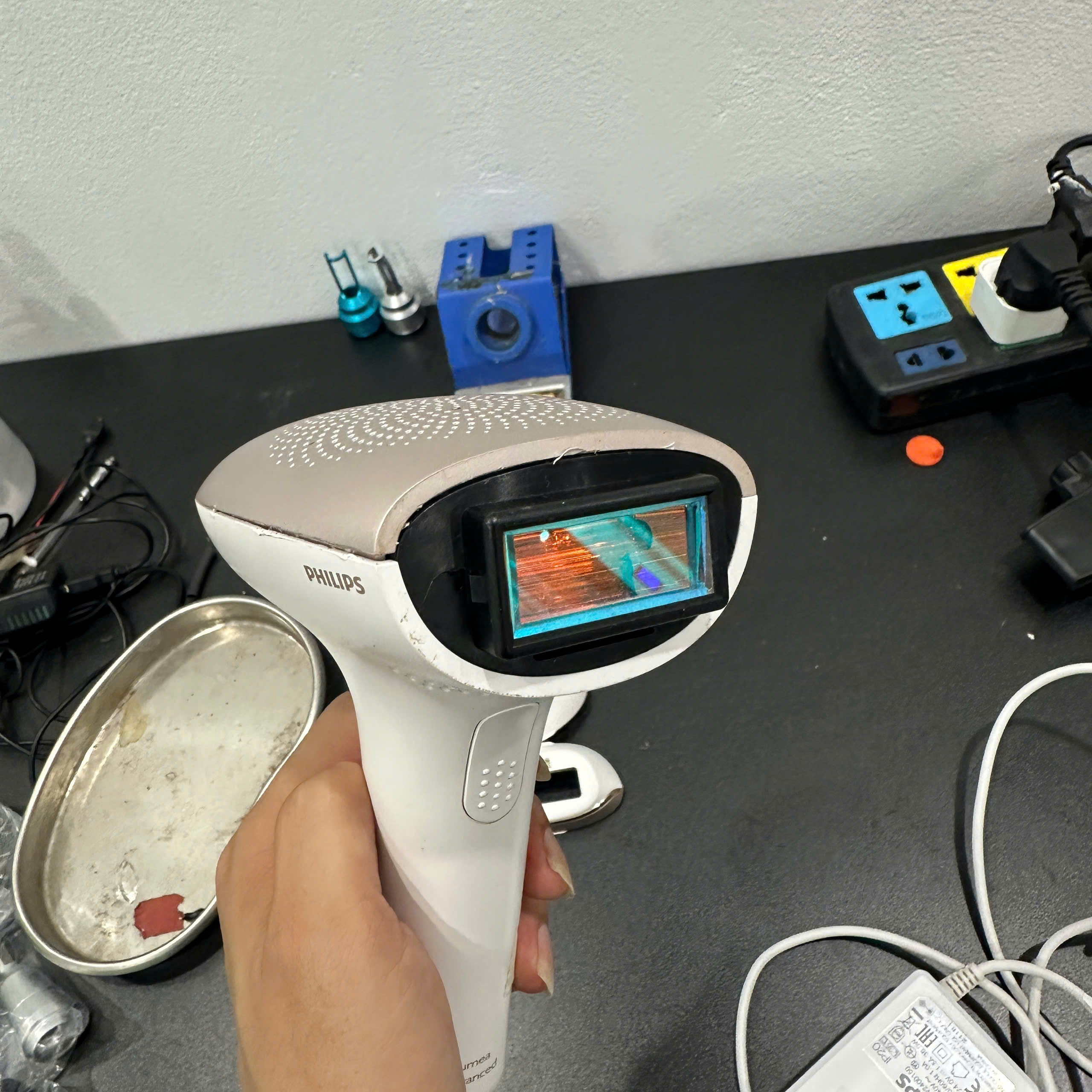 Máy triệt lông philip đang bị lỗi do cháy bóng xung