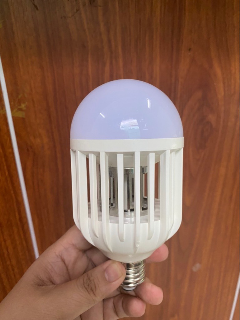 Bóng đèn Led bulb kiêm bắt muỗi 20w [BH: 1 tháng]
