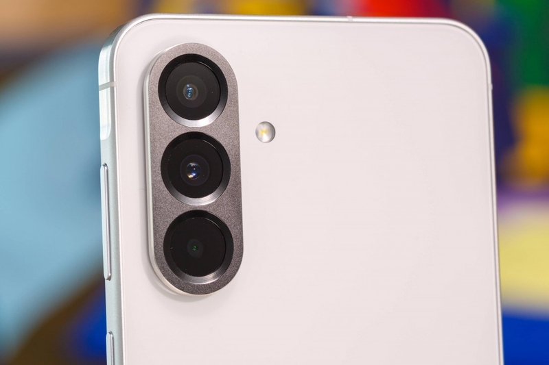 Camera 50MP nâng cấp thuật toán AI: Chụp đêm và xóa phông đỉnh cao