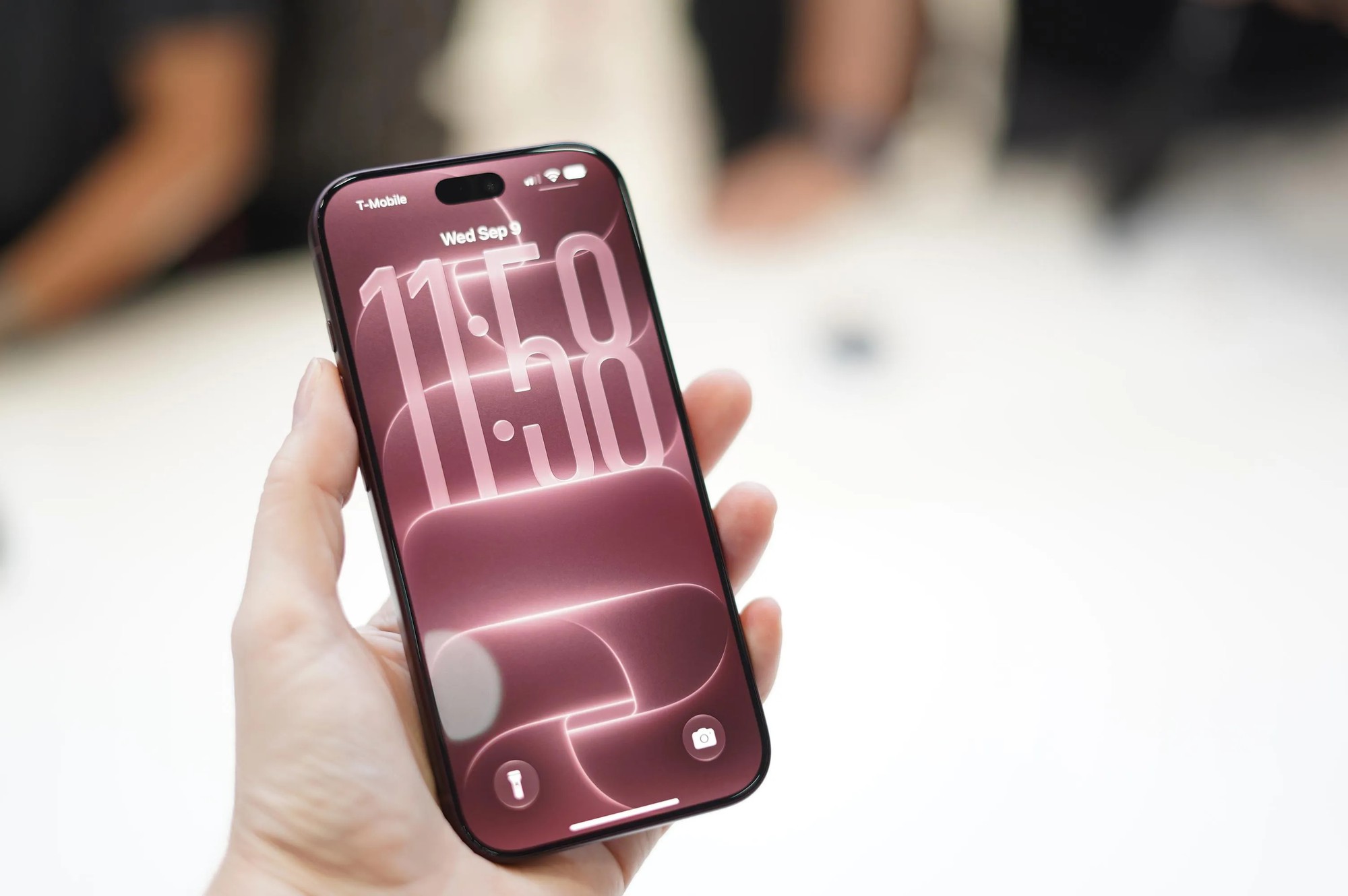 Màn hình Super Retina XDR mang đến trải nghiệm hiển thị xuất sắc