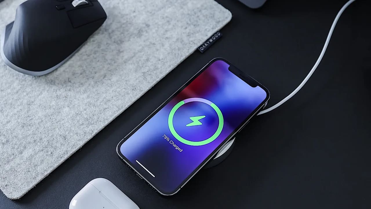 Cách Sạc iPhone Mới Mua Đúng Cách