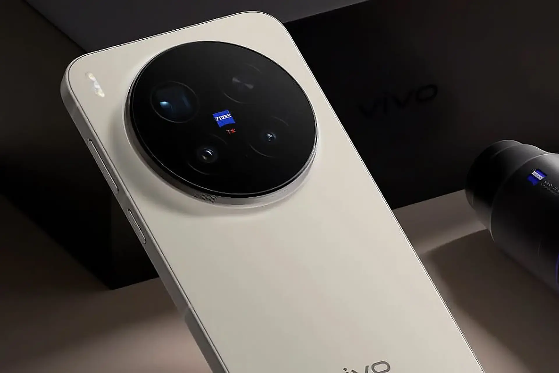Hệ thống camera độ phân giải cao, hỗ trợ zoom quang học 3x
