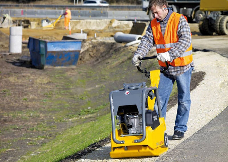 Sự khác nhau giữa máy dầm bàn và máy dầm đùi