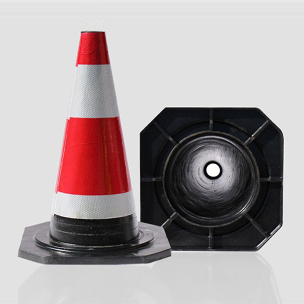 Cọc tiêu giao thông cao su trắng đỏ