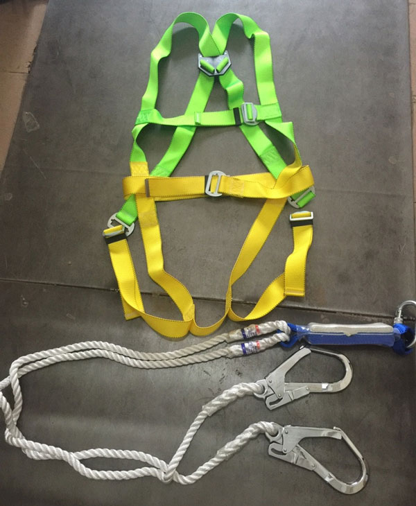 dây đai an toàn toàn thân 2 móc đài loan 1