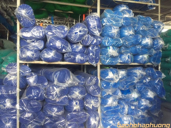 lưới bao che công trình màu xanh blue 2