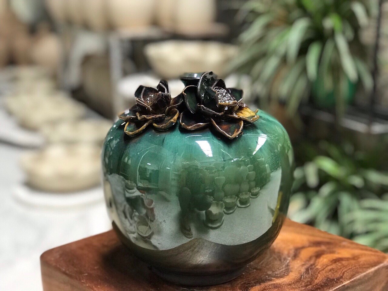 bat-hoa-de-ban-bat-trang-men-xanh-ngoc-doc-dao.