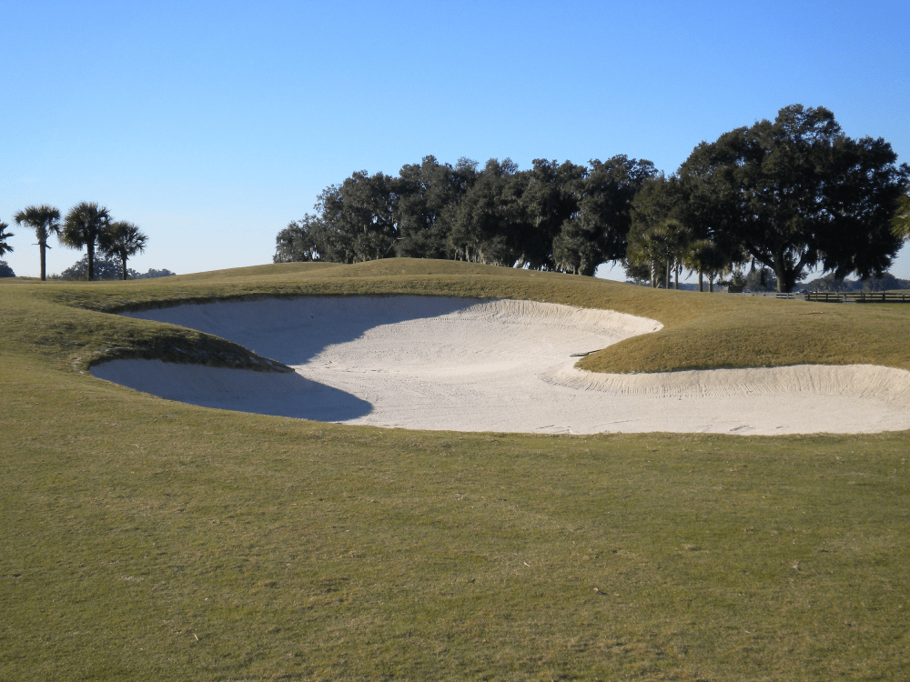 Bảo trì Bunker mùa hè trên sân golf