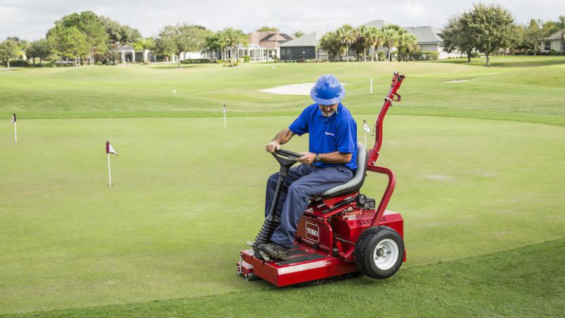 Các loại máy cắt cỏ sân golf