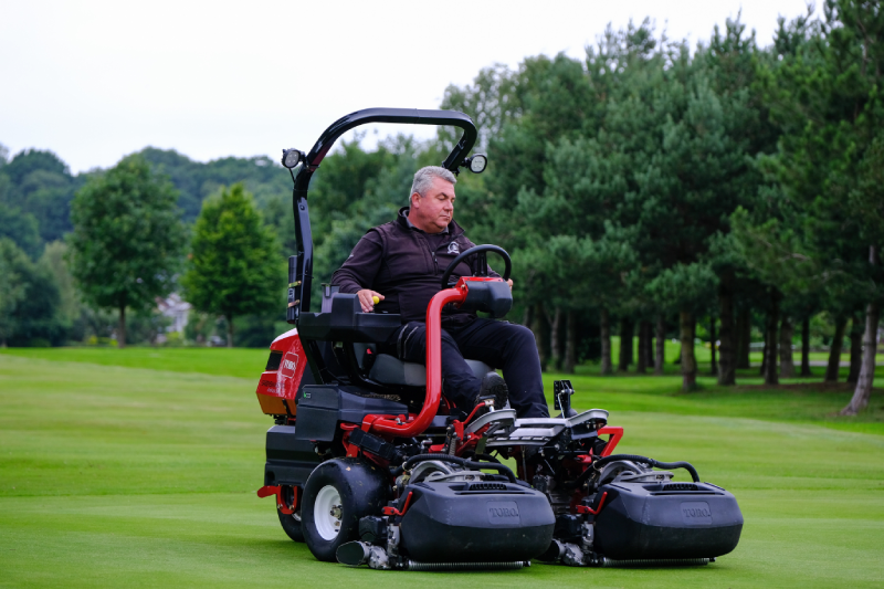 Các loại máy cắt cỏ sân golf