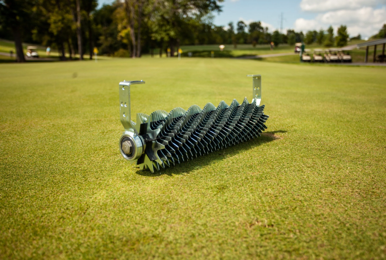 cắt cỏ sân golf