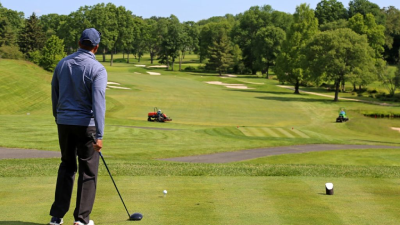 Điều kiện sân golf thay đổi như thế nào trong ngày