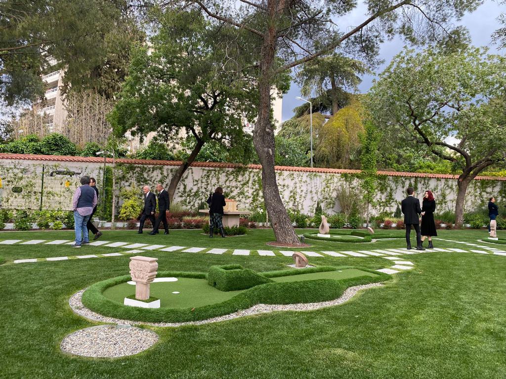 giảm dị ứng với cỏ nhân tạo