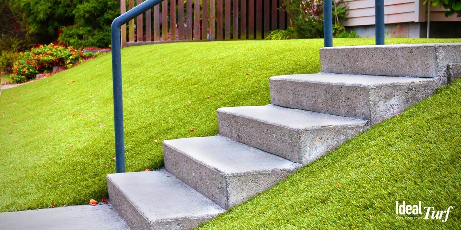 cỏ nhân tạo lắp đặt ở khu vực có dốc