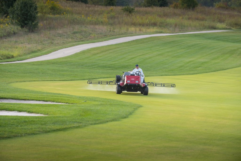 thuốc trừ sâu sân golf