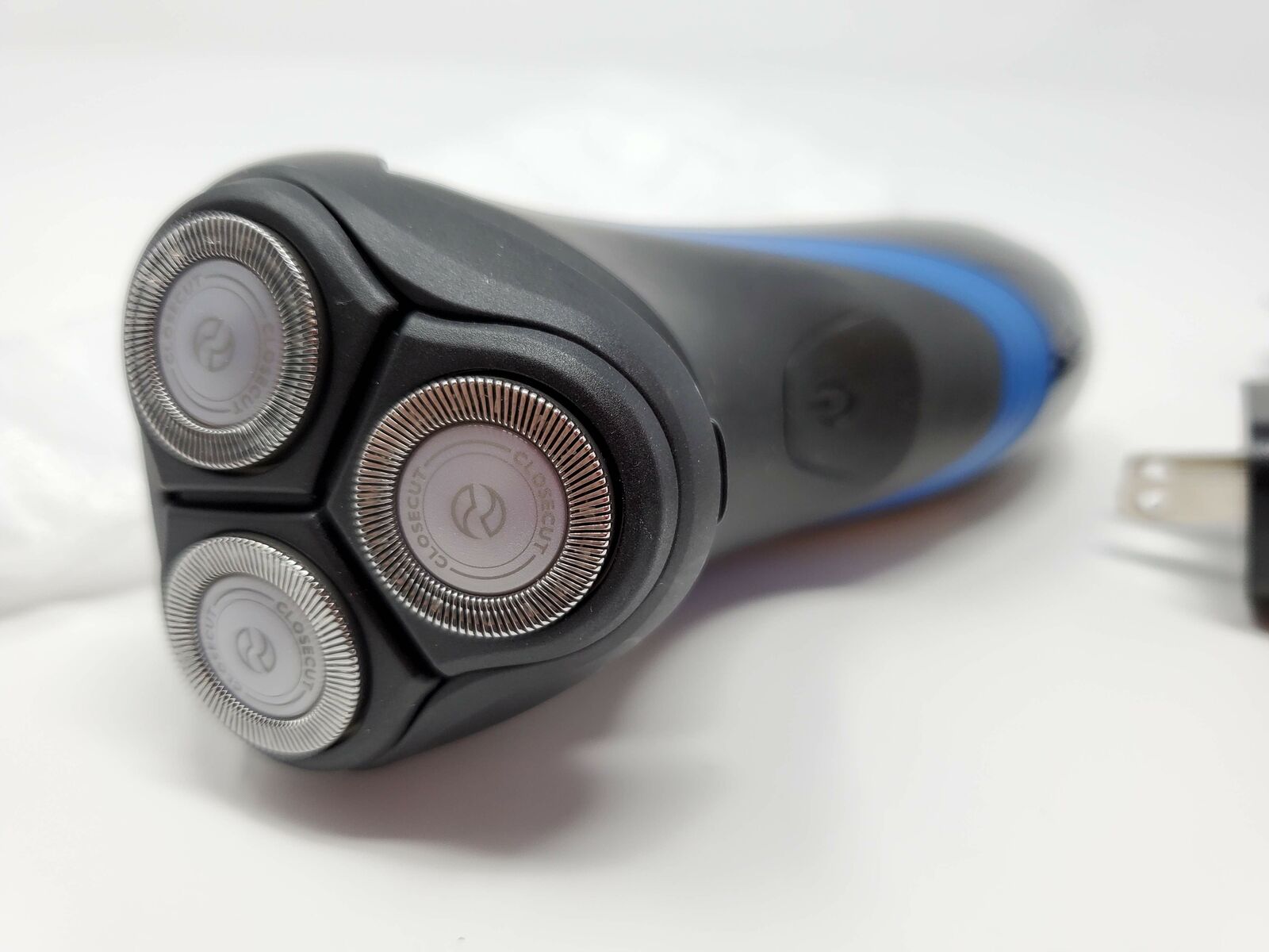 Dao cạo râu điện Philips Norelco Shaver 2100